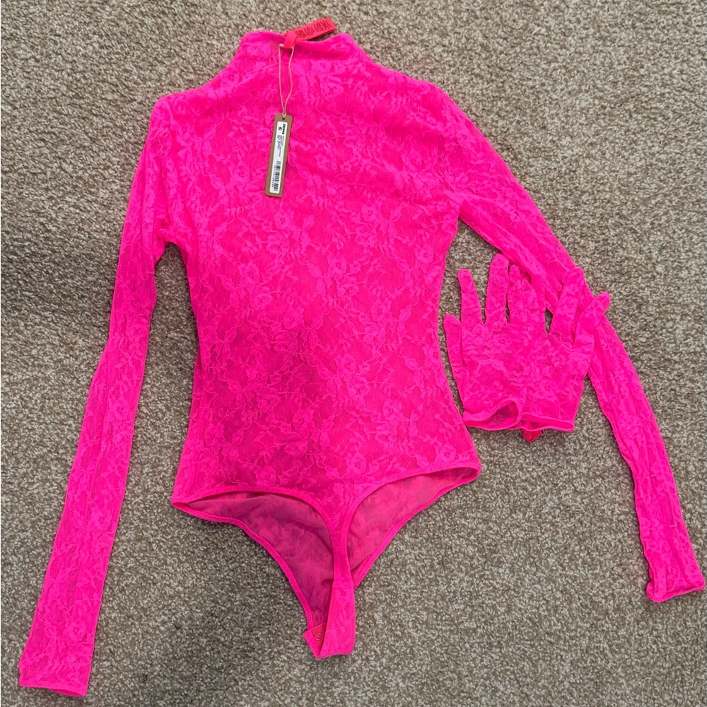Brand new skims body suit and gloves